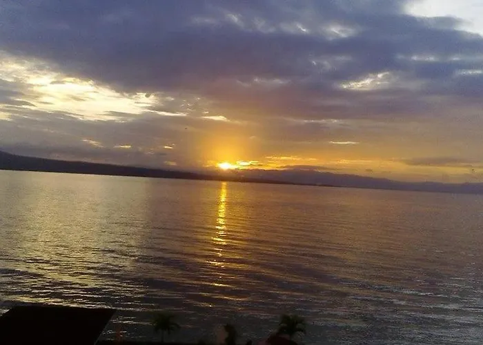 Resort Bongavilla And Santander